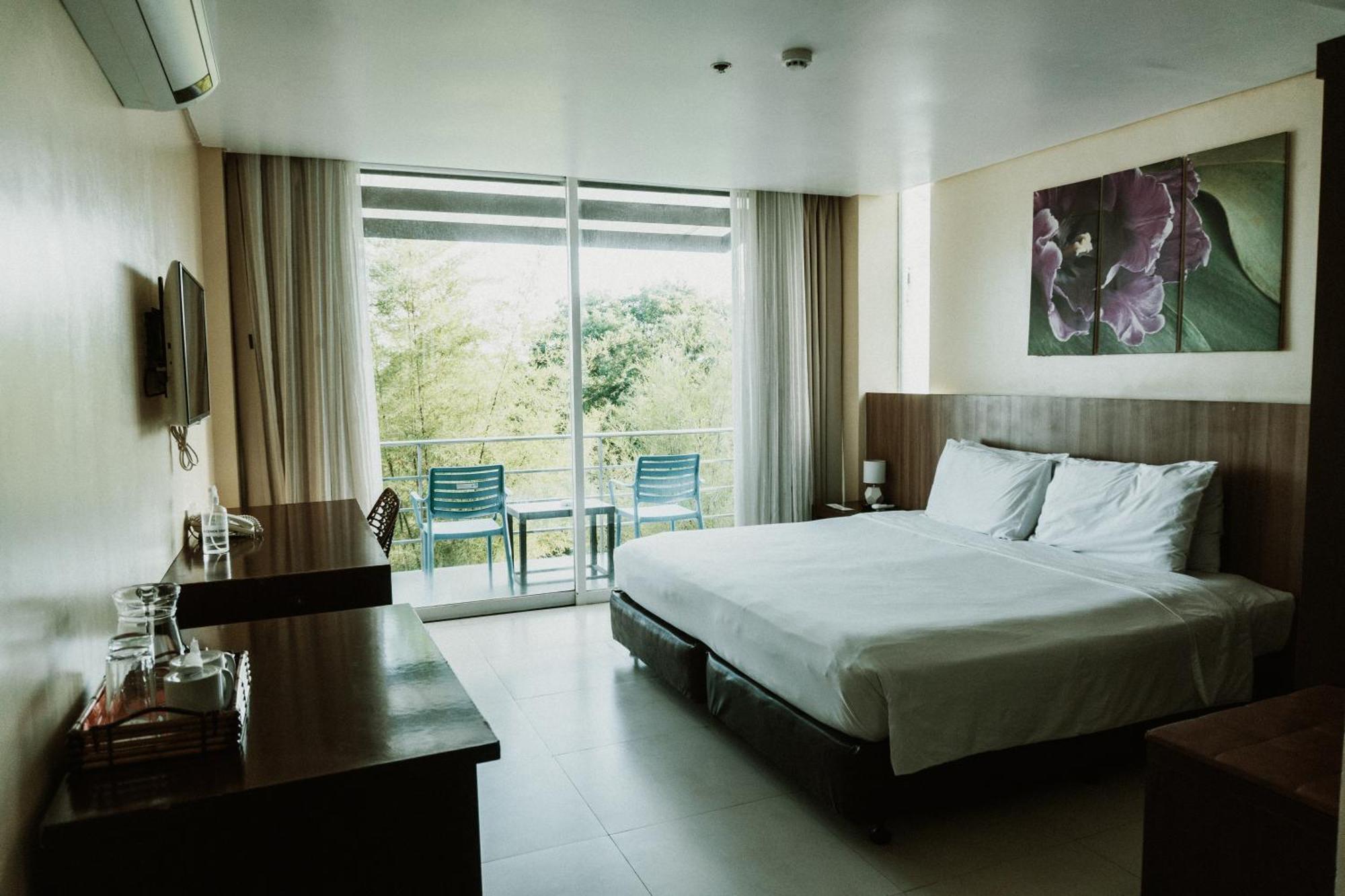 Ocean Suites Bohol Boutique Hotel Tagbilaran Eksteriør billede